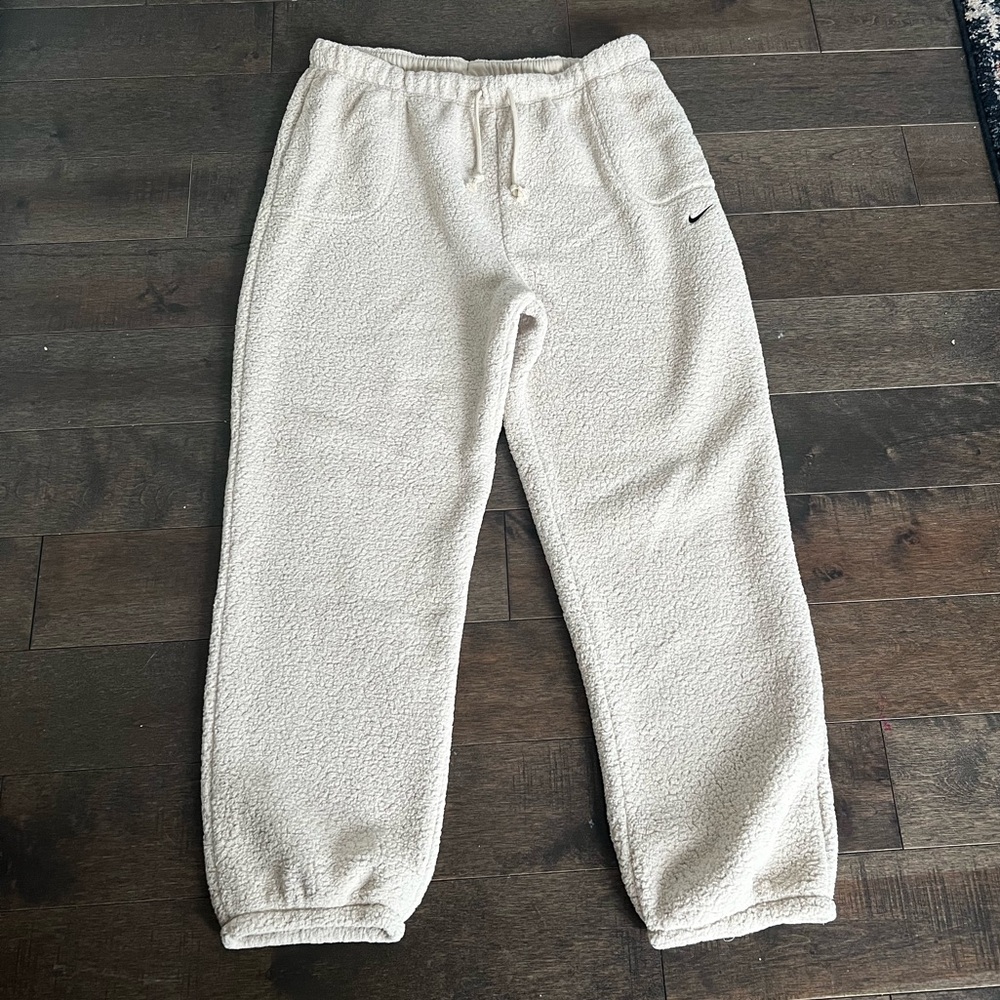 Nike Therma Fit Sweatpants Fuzzy Sherpa Pants DD6511-206 Women's Size XXL New